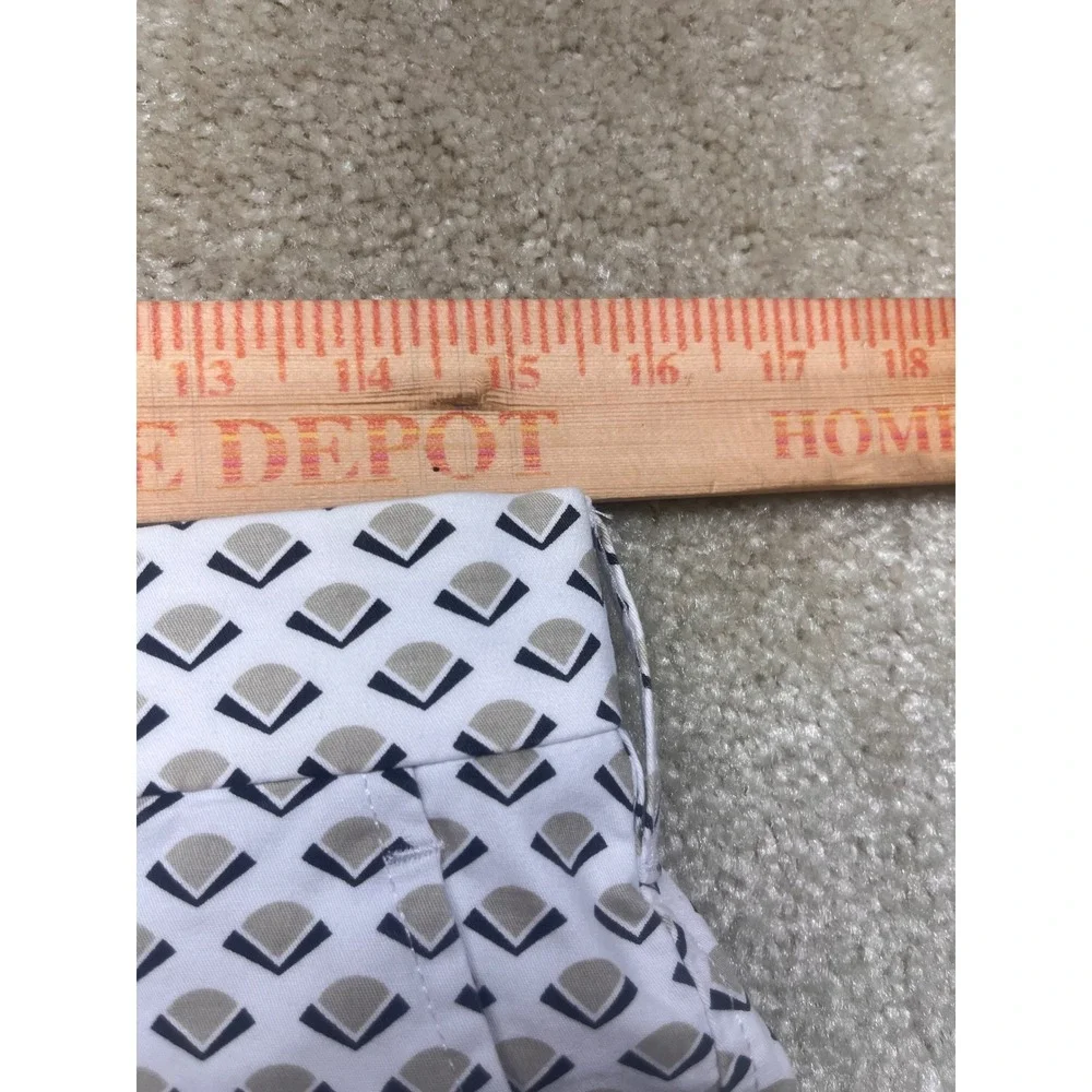 Dockers Mens Ultimate Short Supreme Flex White Geometric Fan Print Size 30 NWT